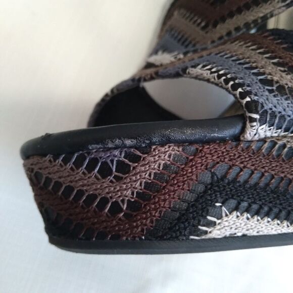 Anne Michelle Brown & Blue Chevron Socialite Stiletto Heel Pumps Women's US 8.5 - Picture 10 of 15